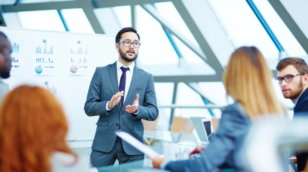 How to be an Expert in Cryptocurrency 3 expert_talking_How-to-be-an-Expert-in-Cryptocurrency