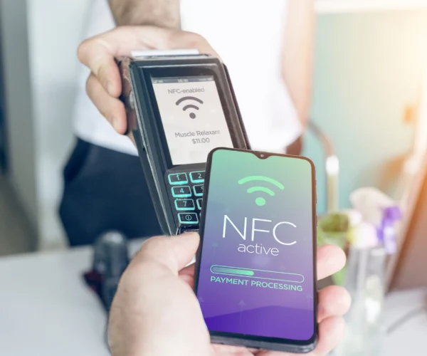 paying_with_mobile_phone