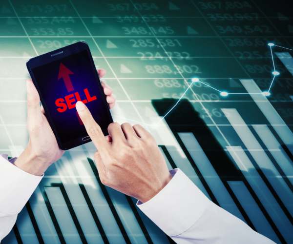 man_mobile_selling_what-happens-if-I-sell-my-cryptocurrency